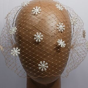 Elegant Pearl-Embellished Veil Headband
